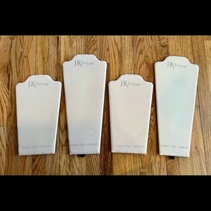 JK by Thirty-One Jewelry displays